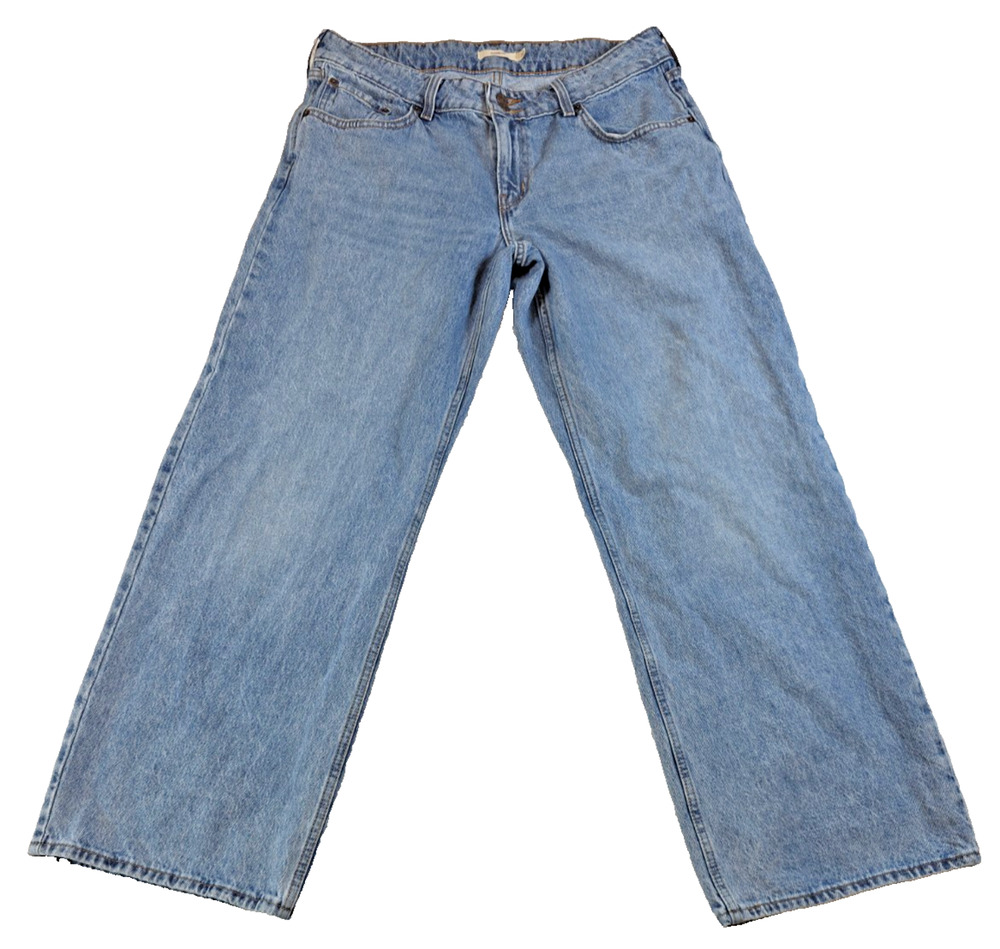 Levi's Superlow Loose Jeans In A Light Wash Blue Denim. Women's Size 32x32